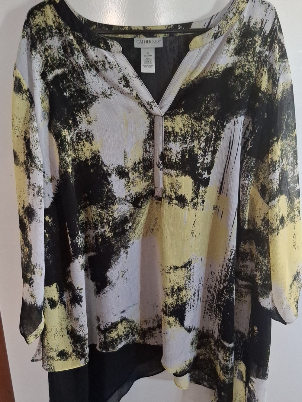 Catherines Yellow Black White Abstract V-Neck Womens Top